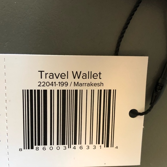 Vera Bradley Travel Wallet - Picture 8 of 8